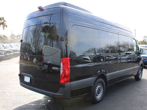 Used 2025 Mercedes-Benz Sprinter 2500 image 9