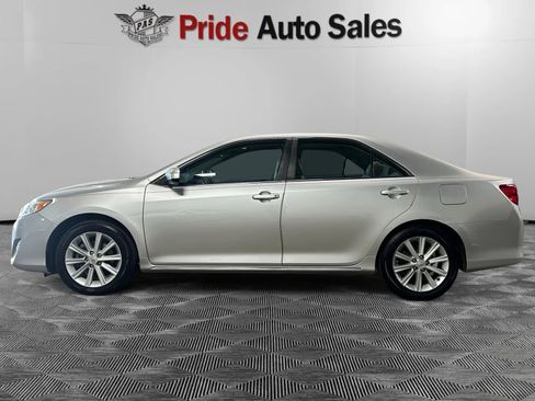 Used 2012 Toyota Camry XLE w/ Leather Pkg FWD image 12