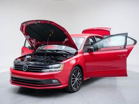 Used 2017 Volkswagen Jetta Sport image 17