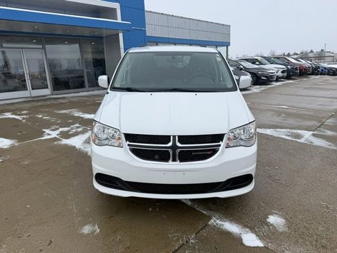 Used 2016 Dodge Grand Caravan SXT w/ Rear Park Assist Package image 8