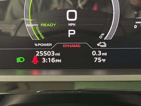 Used 2024 Audi Q8 e-tron Premium image 23