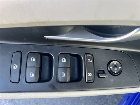 Used 2023 Hyundai Elantra Limited image 20