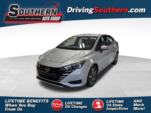 Used 2025 Nissan Versa SV FWD image 1
