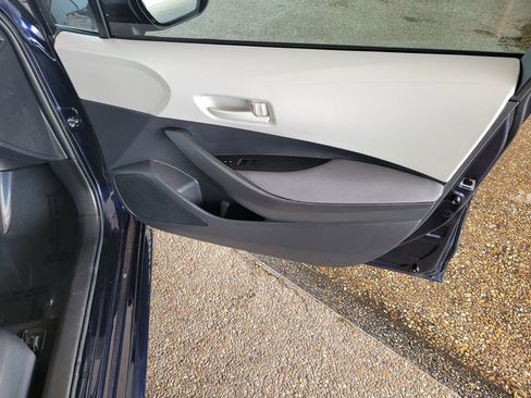 Used 2025 Toyota Corolla LE image 13