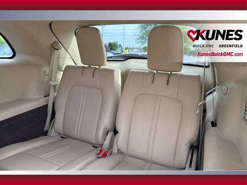Used 2014 Lincoln MKT FWD image 37