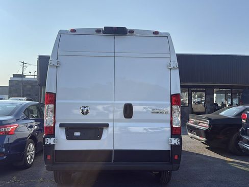 Used 2025 RAM ProMaster 2500 w/ Convenience Group FWD image 3