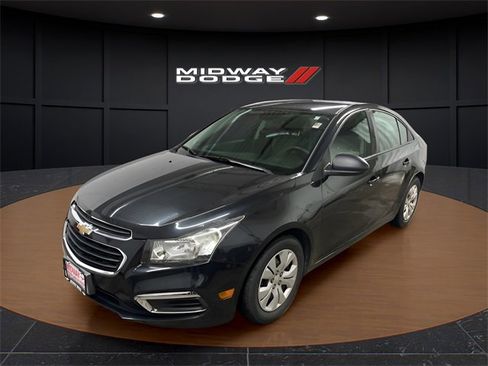 Used 2016 Chevrolet Cruze LS image 2