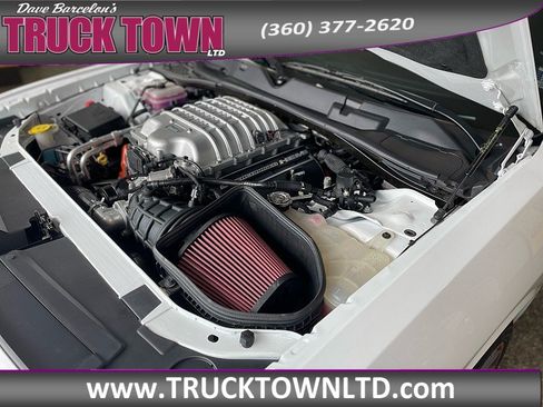 Used 2020 Dodge Challenger SRT Hellcat w/ Plus Package RWD image 34