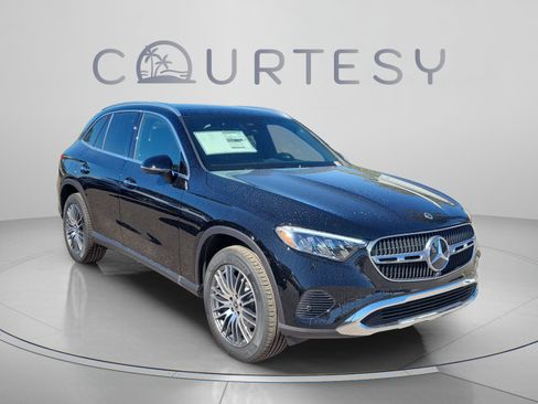 Certified 2026 Mercedes-Benz GLC 300 image 4
