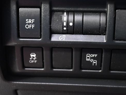 Used 2018 Subaru Crosstrek 2.0i Premium w/ Eyesight System AWD/4WD image 23