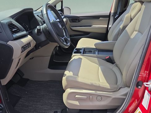 Used 2023 Honda Odyssey EX-L image 9
