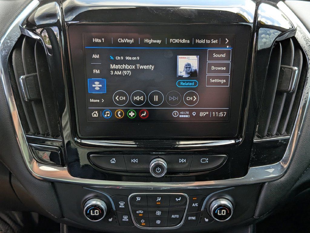Used 2023 Chevrolet Traverse LT FWD image 23