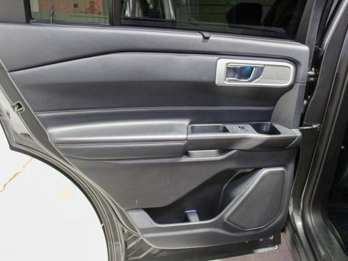 Used 2020 Ford Explorer Limited image 13