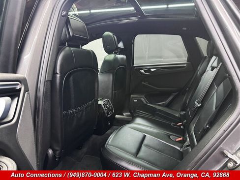Used 2018 Porsche Macan AWD/4WD image 9