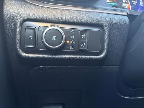 Used 2020 Ford Explorer Limited image 26