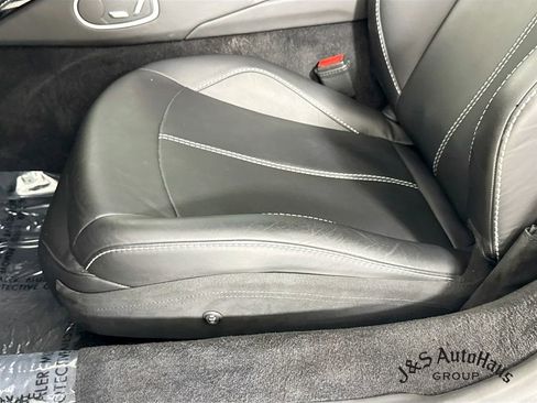 Used 2021 Aston Martin V8 Vantage Coupe RWD image 25