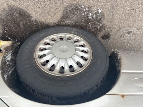 Used 2004 Buick Le Sabre Custom image 5