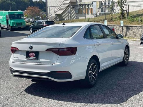 Used 2022 Volkswagen Jetta S image 6