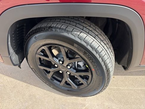 New 2026 Jeep Grand Cherokee Altitude AWD/4WD image 9