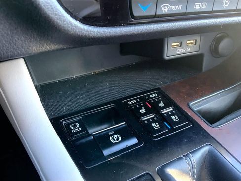 Used 2020 Lexus RX 450h AWD w/ Premium Package image 33