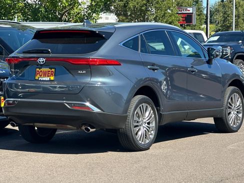 Used 2023 Toyota Venza XLE AWD/4WD image 4