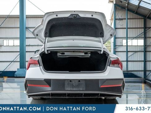 Used 2024 Hyundai Elantra SEL w/ Convenience Package FWD image 30