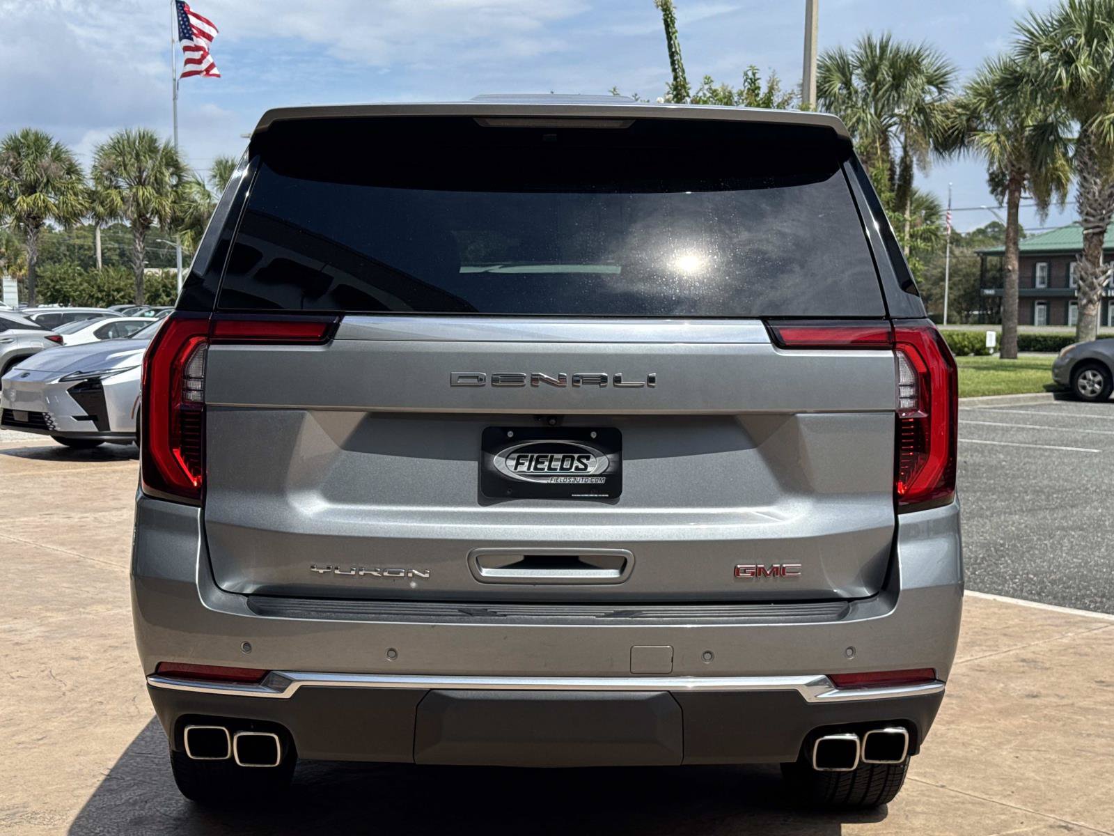 Used 2025 GMC Yukon XL Denali AWD/4WD image 4