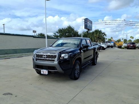 Used 2025 Nissan Frontier SV RWD image 1