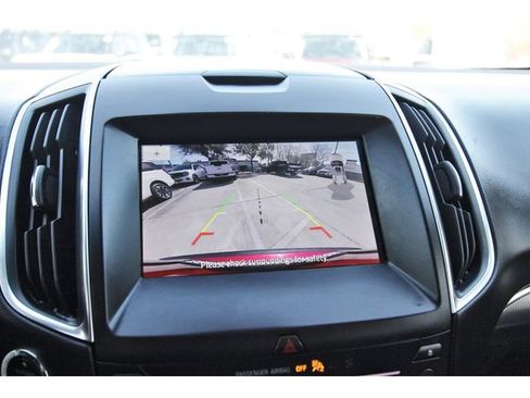 Used 2019 Ford Edge Titanium image 24