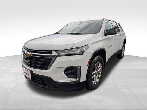 Used 2022 Chevrolet Traverse LS AWD/4WD image 3