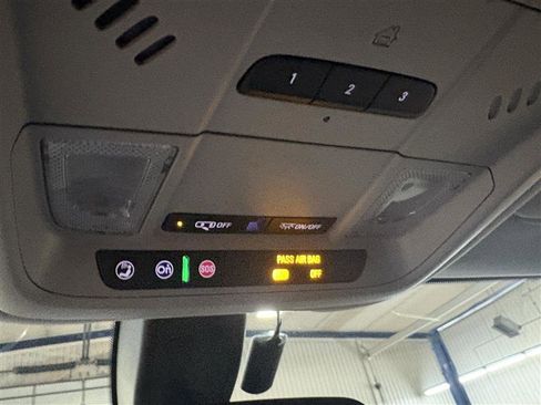 Used 2019 Chevrolet Equinox LT image 12