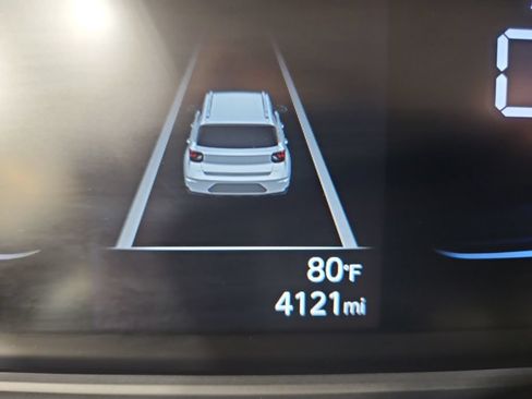 Certified 2025 Hyundai Venue SEL FWD image 18