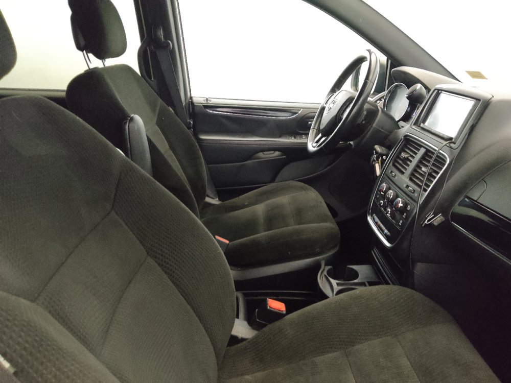 Used 2016 Dodge Grand Caravan SE FWD image 21