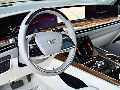 Used 2025 Cadillac Escalade Sport Platinum w/ LPO, ONYX Package image 60