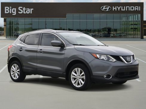 Used 2018 Nissan Rogue Sport SV w/ SV Technology Package image 6