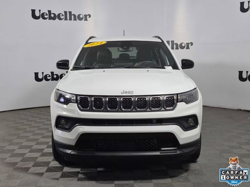 Used 2024 Jeep Compass Latitude AWD/4WD image 2