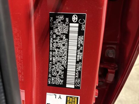 Used 2024 Toyota Prius XLE image 28