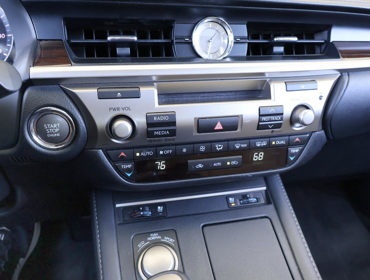 Used 2016 Lexus ES 350 w/ Premium Package w/Wood Trim FWD image 43