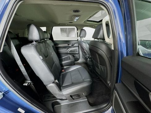Certified 2024 Kia Telluride S w/ S Sunroof Package AWD/4WD image 30