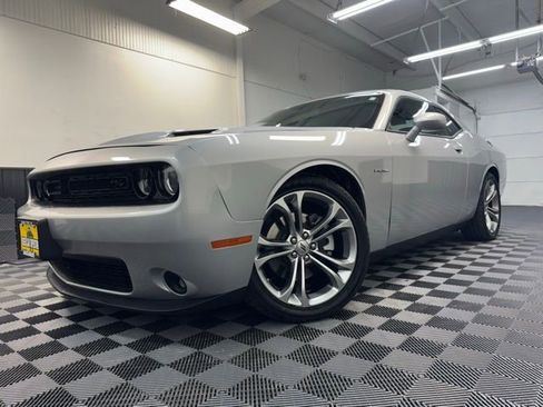 Used 2022 Dodge Challenger R/T image 3