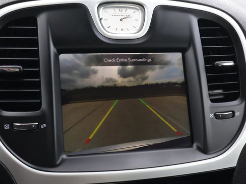 Used 2023 Chrysler 300 Touring L w/ Popular Equipment Group image 28