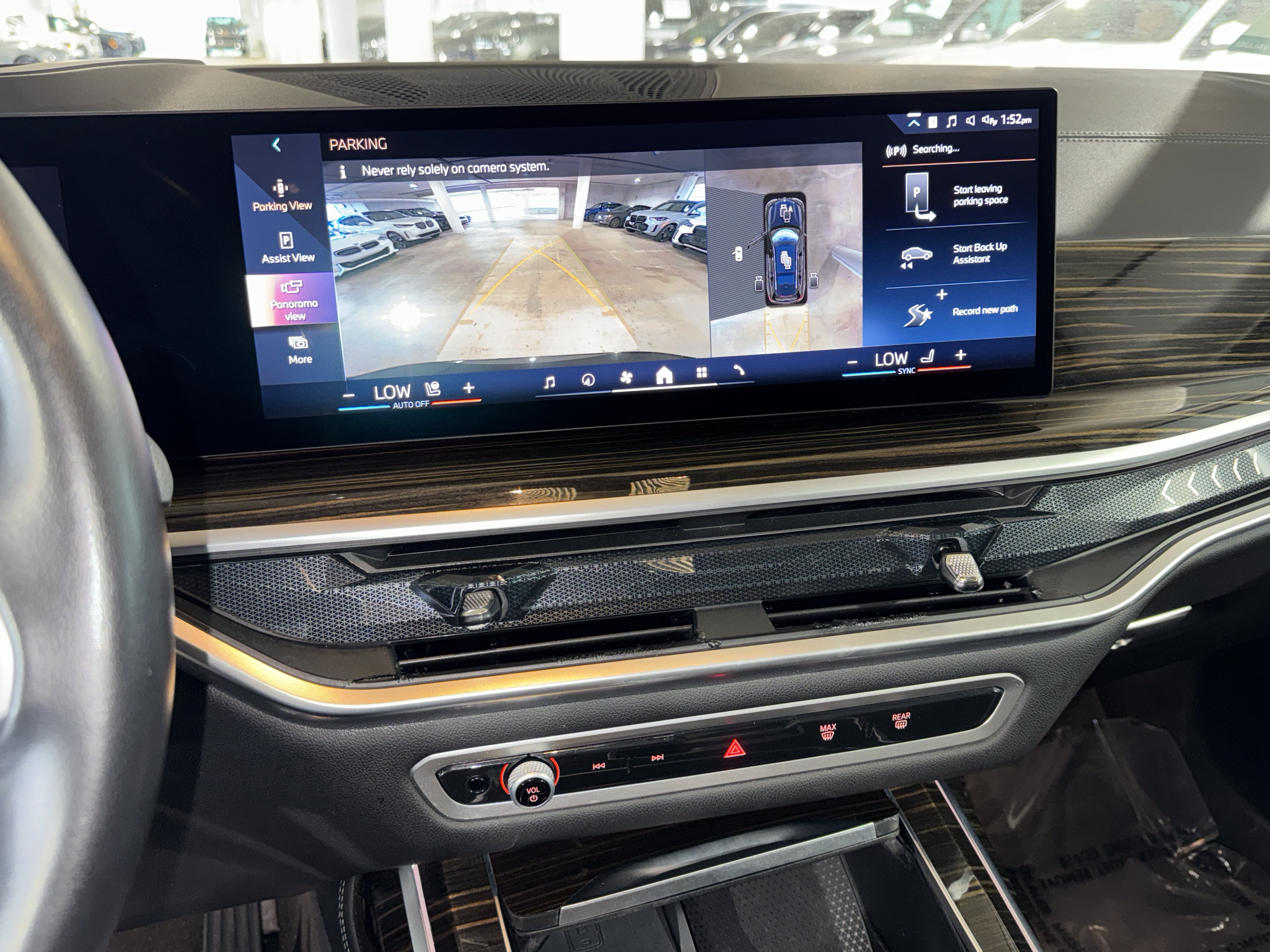 Used 2025 BMW X7 xDrive40i AWD/4WD image 27