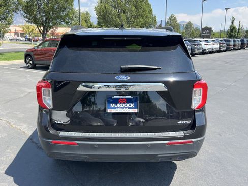 Used 2022 Ford Explorer XLT AWD/4WD image 9