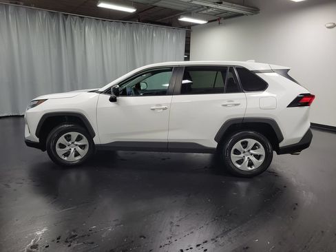 Used 2023 Toyota RAV4 LE AWD/4WD image 5
