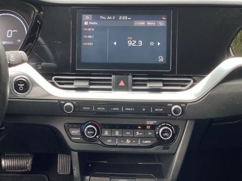 Used 2022 Kia Niro EX w/ Cold Weather Package FWD image 26