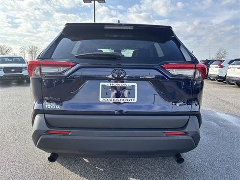 Used 2025 Toyota RAV4 XLE Premium image 4