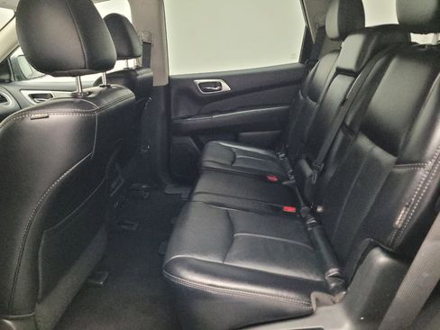 Used 2020 Nissan Pathfinder SL FWD image 18