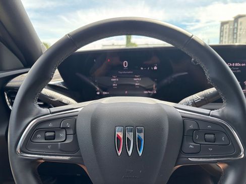 Used 2025 Buick Envista Sport Touring image 28