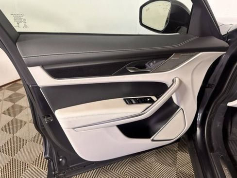 New 2026 Jaguar F-PACE R-Dynamic S image 10