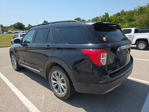 Used 2020 Ford Explorer XLT w/ Equipment Group 202A AWD/4WD image 3